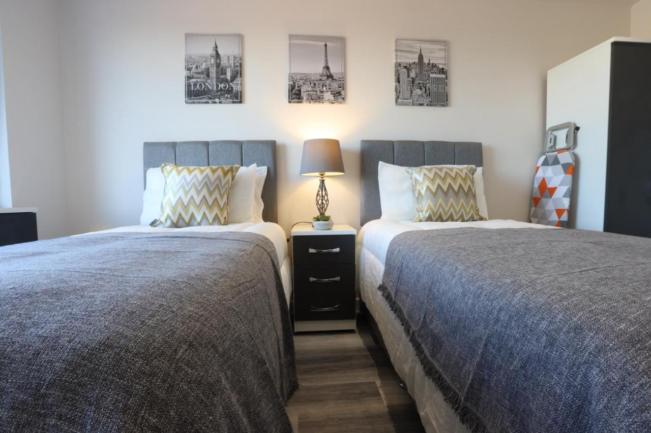 Birmingham Necairport Interchange Shortstay Homebase Buitenkant foto