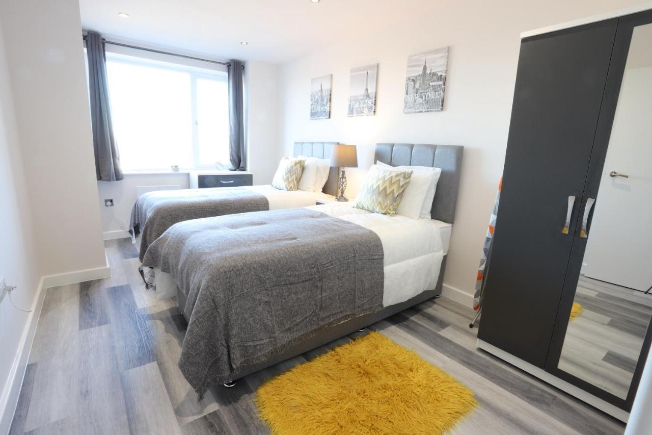 Birmingham Necairport Interchange Shortstay Homebase Buitenkant foto