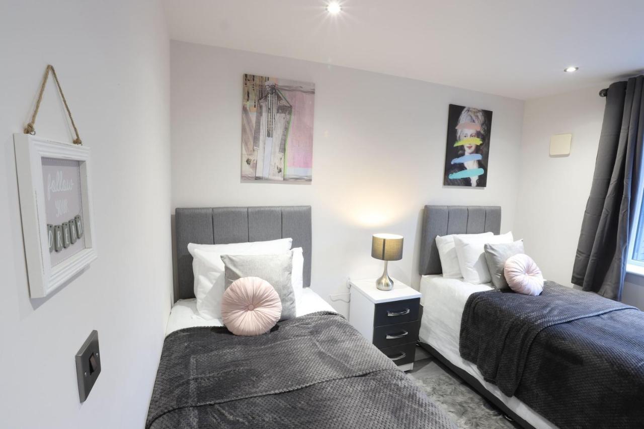 Birmingham Necairport Interchange Shortstay Homebase Buitenkant foto