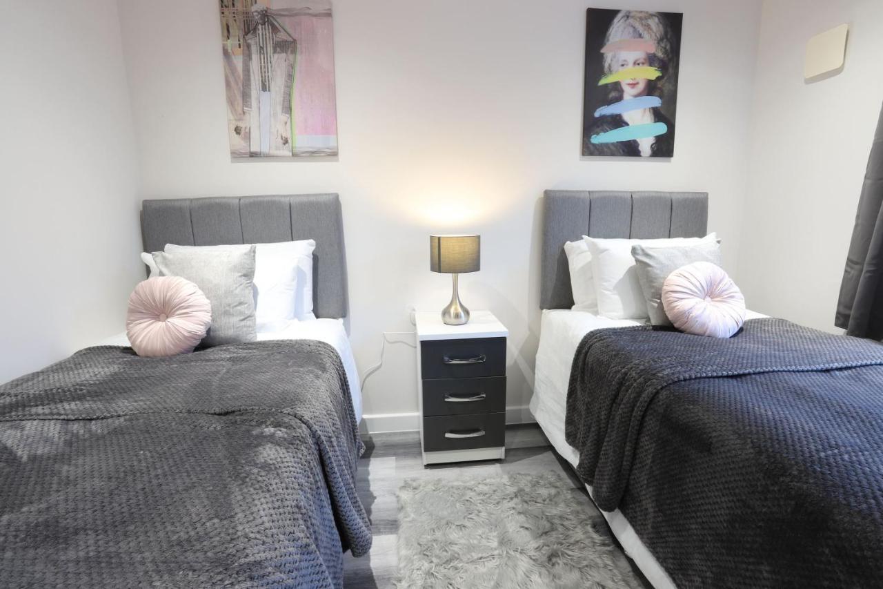 Birmingham Necairport Interchange Shortstay Homebase Buitenkant foto