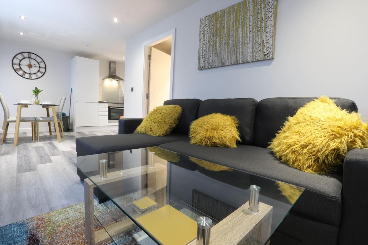 Birmingham Necairport Interchange Shortstay Homebase Buitenkant foto
