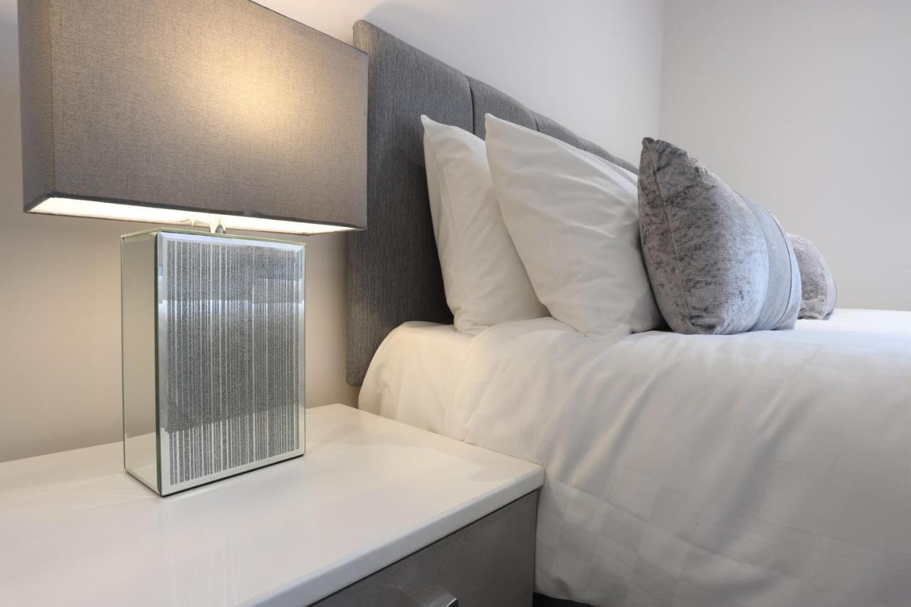 Birmingham Necairport Interchange Shortstay Homebase Buitenkant foto