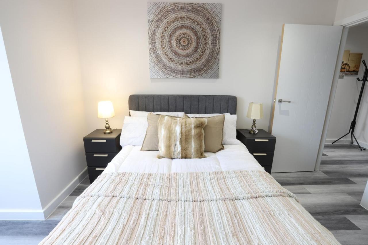 Birmingham Necairport Interchange Shortstay Homebase Buitenkant foto