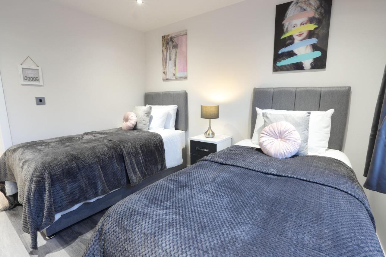 Birmingham Necairport Interchange Shortstay Homebase Buitenkant foto