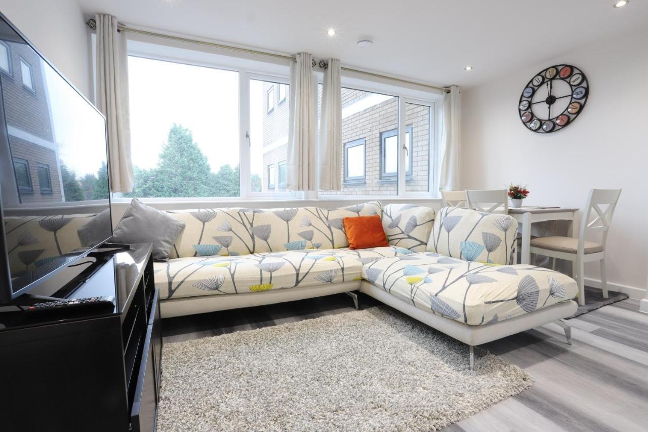 Birmingham Necairport Interchange Shortstay Homebase Buitenkant foto