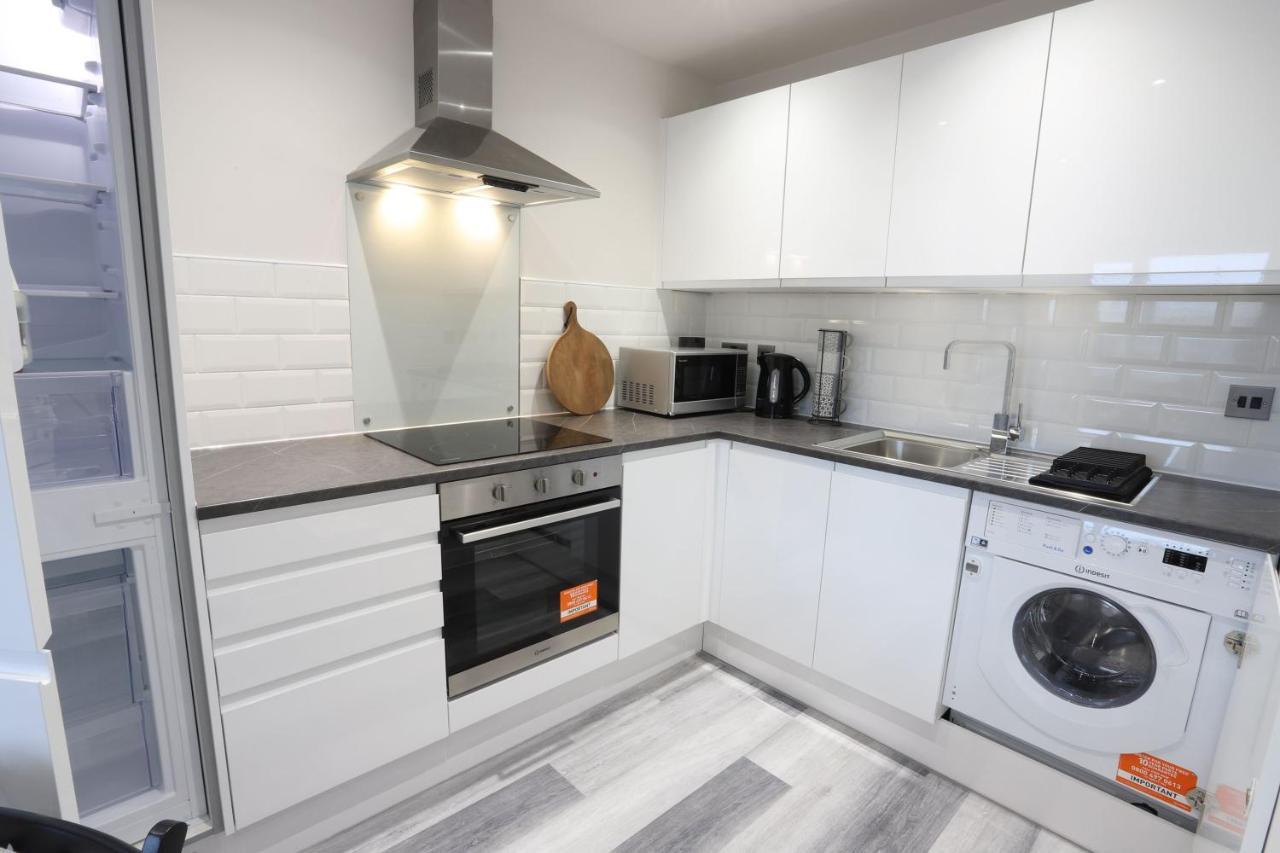 Birmingham Necairport Interchange Shortstay Homebase Buitenkant foto