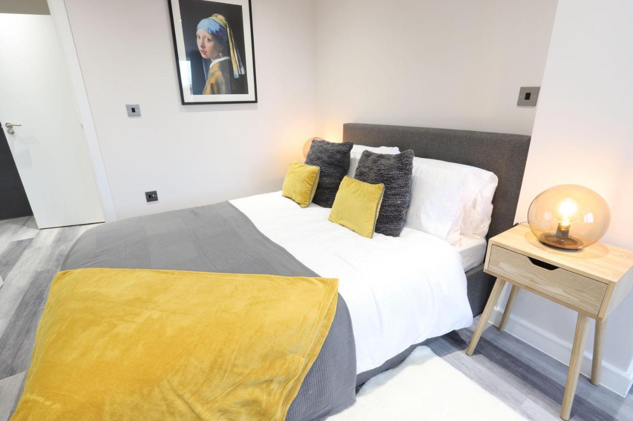 Birmingham Necairport Interchange Shortstay Homebase Buitenkant foto