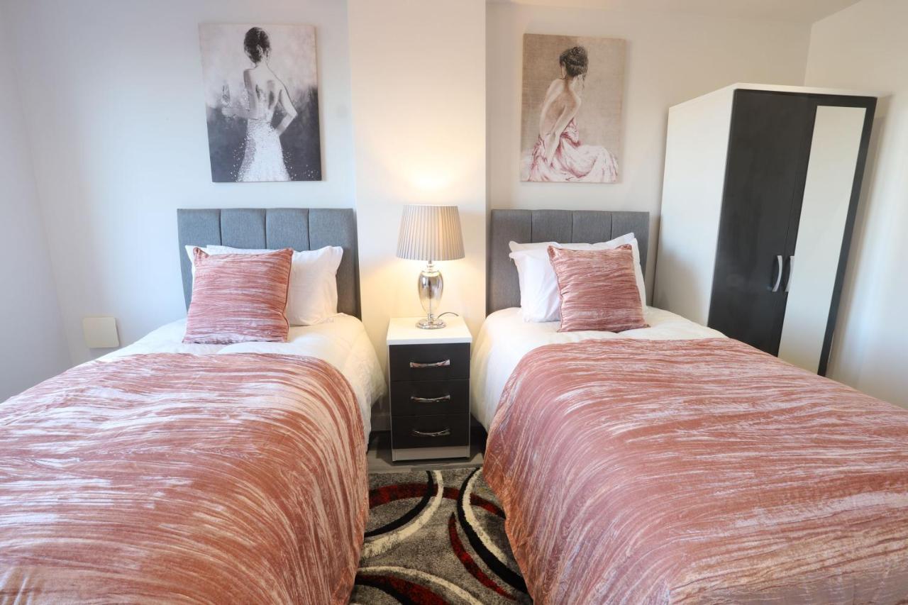 Birmingham Necairport Interchange Shortstay Homebase Buitenkant foto