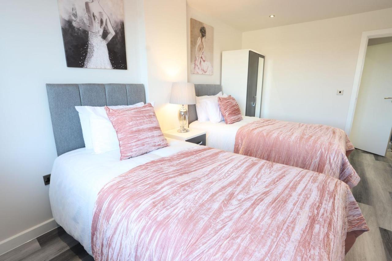 Birmingham Necairport Interchange Shortstay Homebase Buitenkant foto