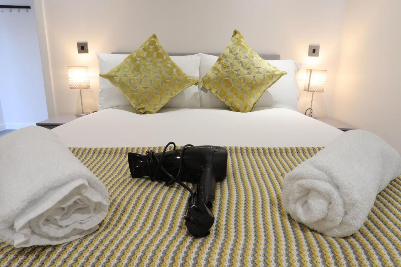 Birmingham Necairport Interchange Shortstay Homebase Buitenkant foto