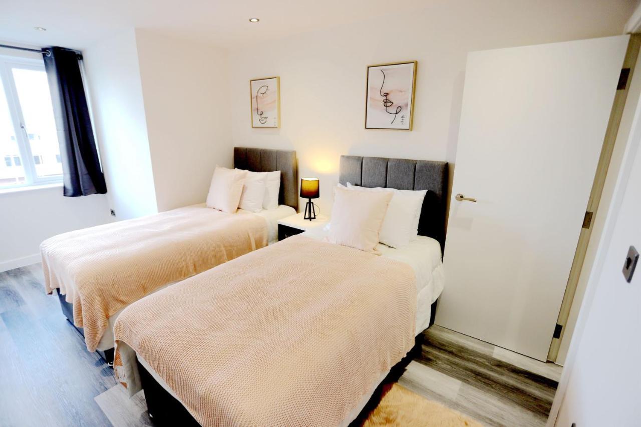 Birmingham Necairport Interchange Shortstay Homebase Buitenkant foto